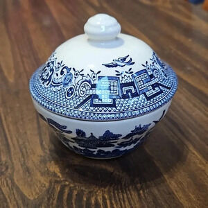 VINTAGE CHURCHILL SUGAR BOWL